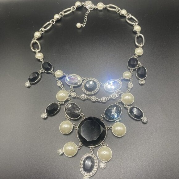 Signed White House Black Market Necklace Lace Pearl Crystal Bib Statement 16"+2" - Picture 6 of 8